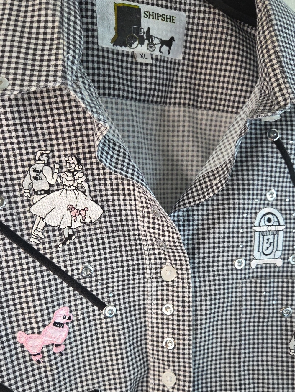 Shipshe Xl Long Sleeve 1950s Theme Top. Button Down Checkered bl/wh EUC.